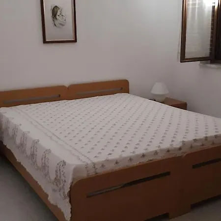 Capo Rizzuto, 200 Mt Dal Mare *